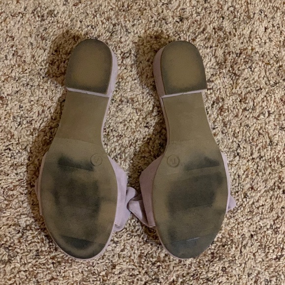 Lavender bow sandals👸🏻 - Picture 2 of 4